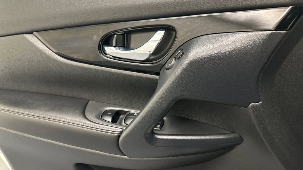 Certified 2022 Nissan Rogue Sport SL image 16