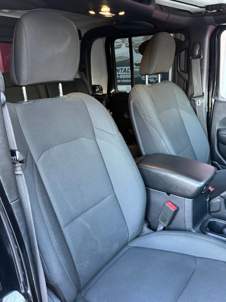 Used 2020 Jeep Gladiator Sport w/ Technology Group image 2