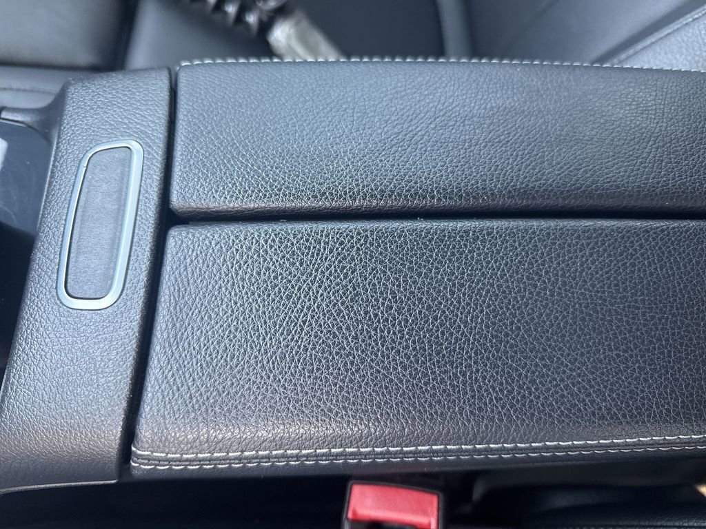 Used 2020 Mercedes-Benz GLB 250 4MATIC w/ Premium Package image 34