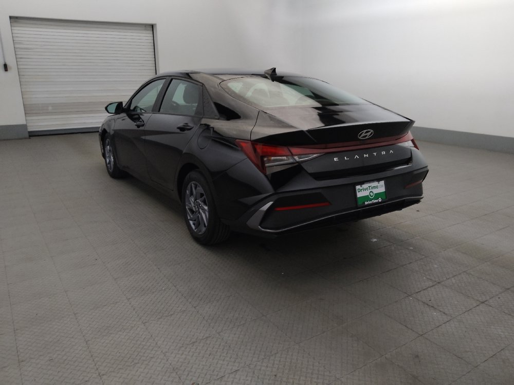 Used 2024 Hyundai Elantra SEL FWD image 5