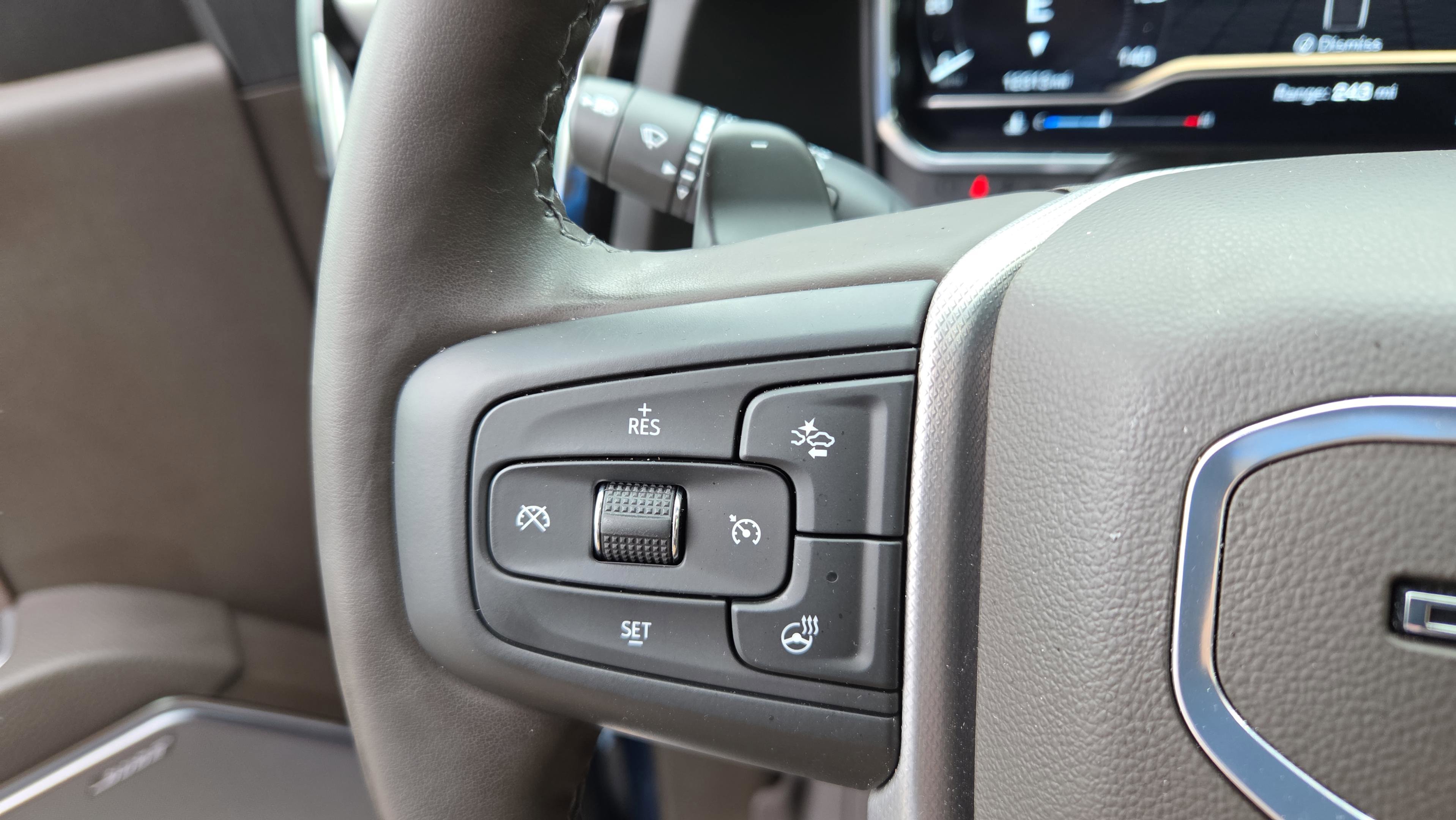 Certified 2025 GMC Sierra 1500 Denali image 31