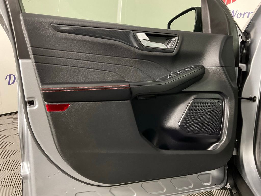 Used 2023 Ford Escape ST-Line w/ Tech Pack #1 FWD image 12