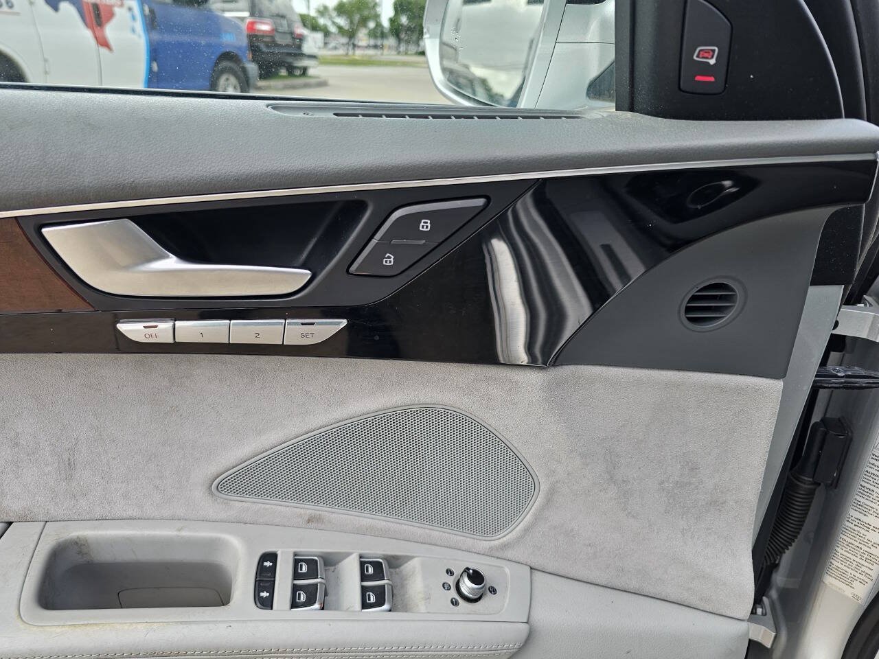 Used 2013 Audi A8 L 3.0T AWD/4WD image 16