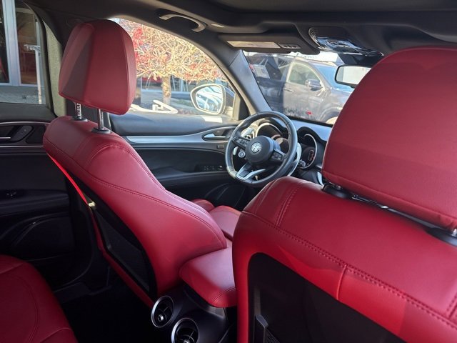 Used 2024 Alfa Romeo Stelvio Veloce image 32