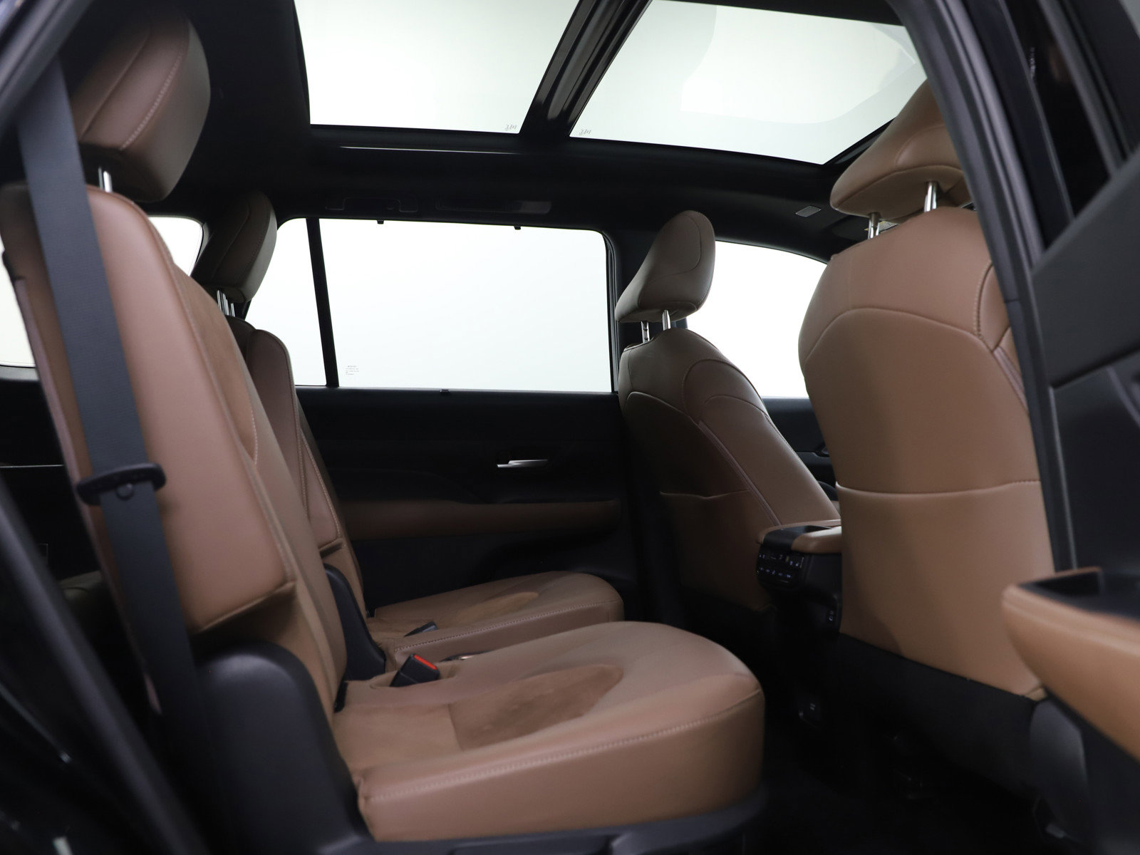 Used 2024 Toyota Grand Highlander AWD Hybrid image 13