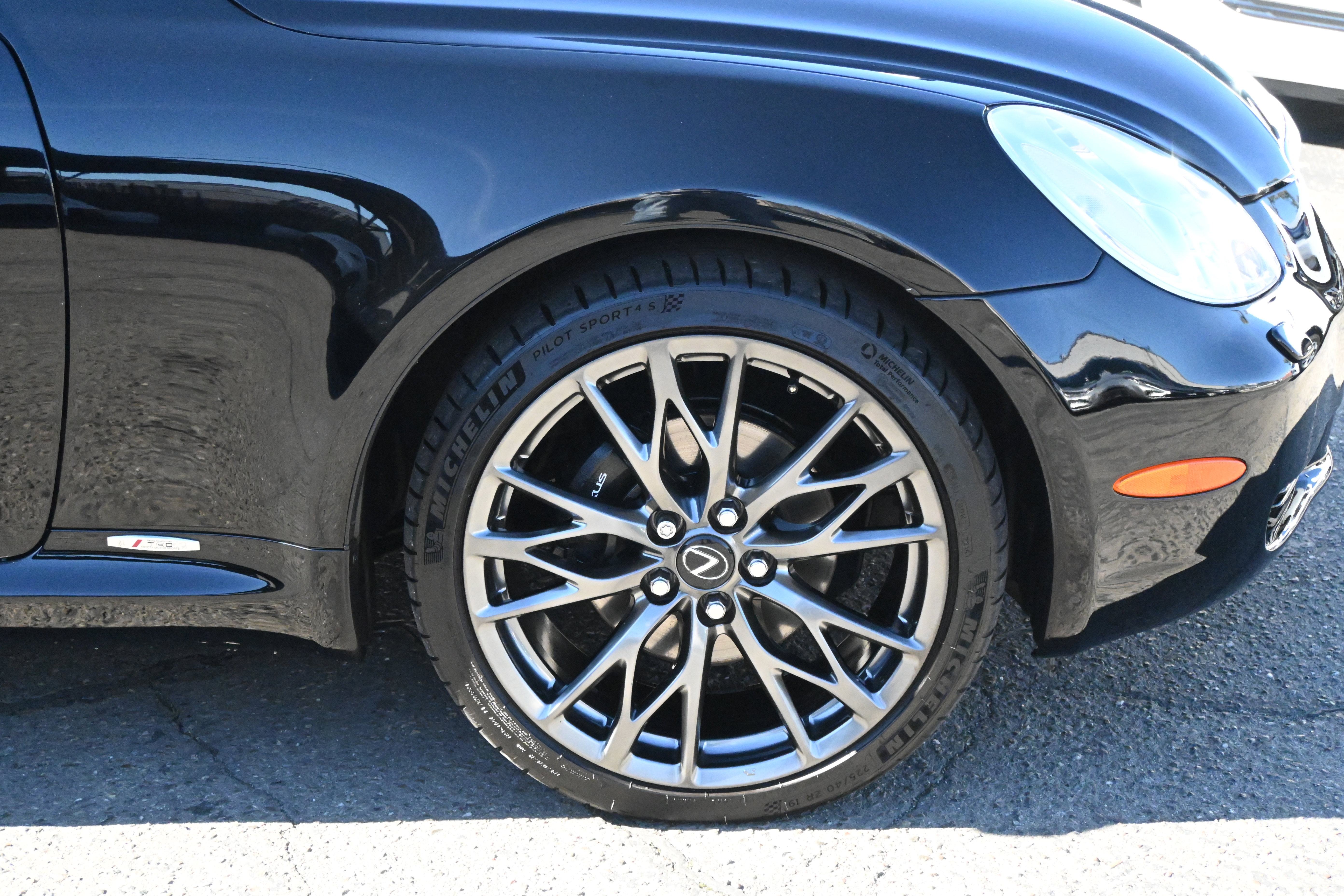 Used 2005 Lexus SC 430 Convertible image 31