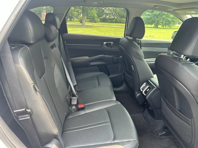 Certified 2025 Kia Sorento S w/ Panoramic Sunroof Package AWD/4WD image 22