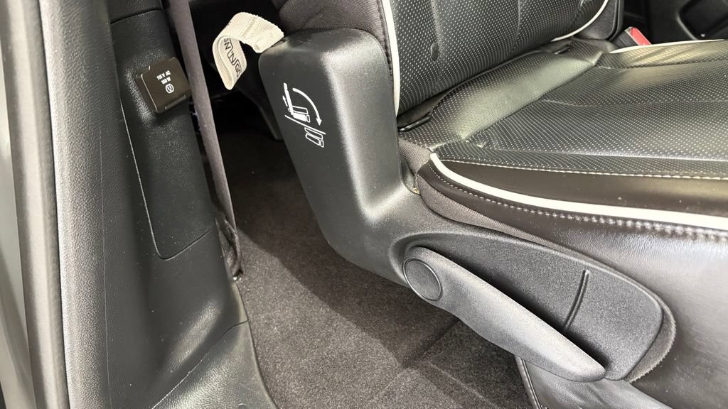 Used 2023 Chrysler Pacifica Limited w/ Uconnect Theater Family Group AWD/4WD image 33