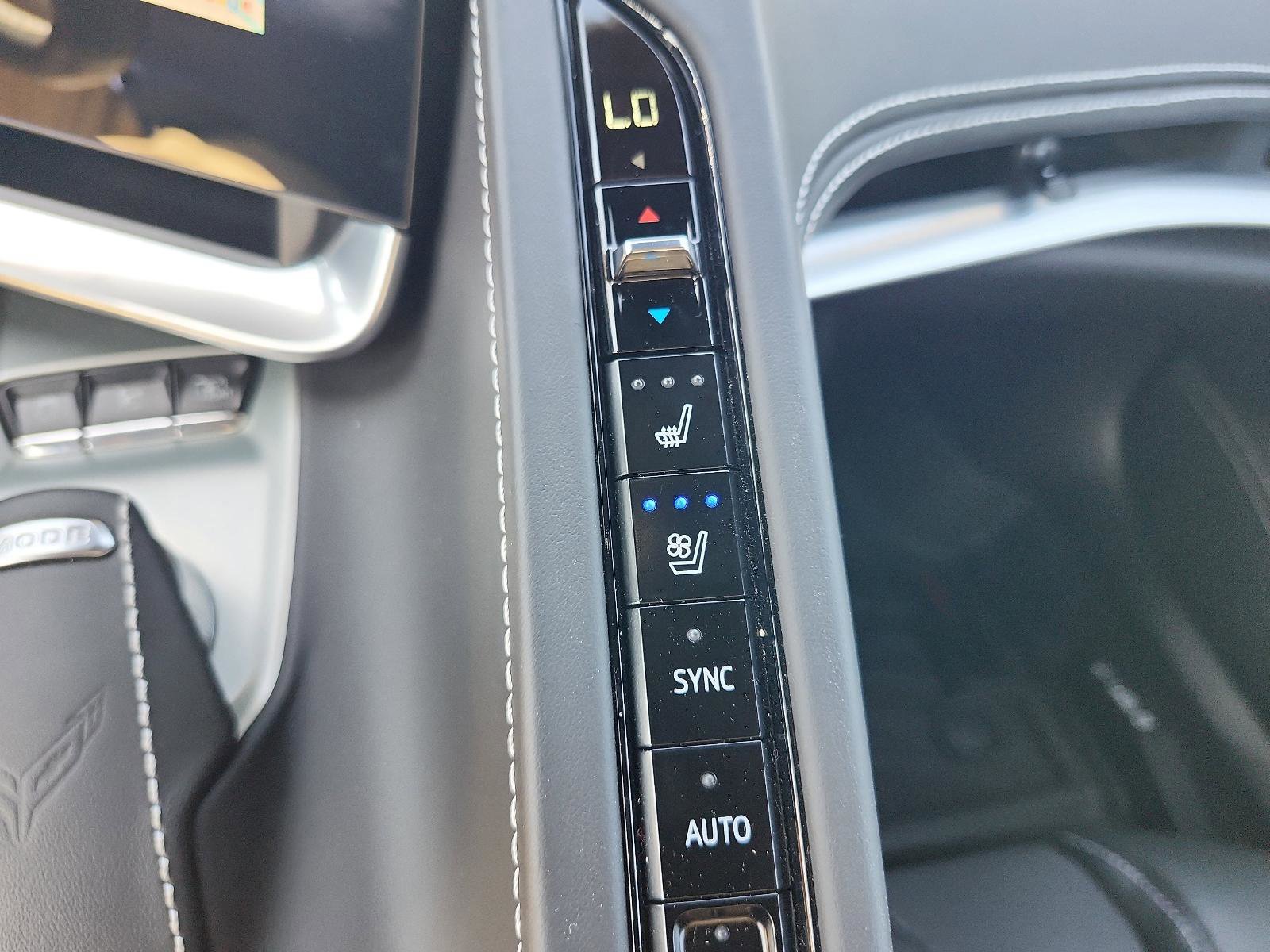 Used 2025 Chevrolet Corvette Stingray Premium Conv w/ Z51 Performance Package image 17