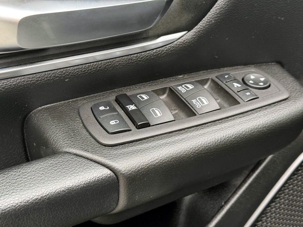 Used 2023 RAM 1500 Big Horn AWD/4WD image 16