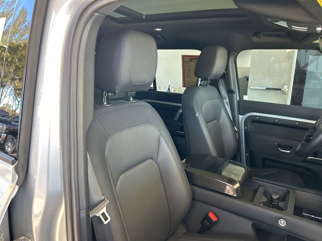 Used 2023 Land Rover Defender 110 X-Dynamic SE image 26