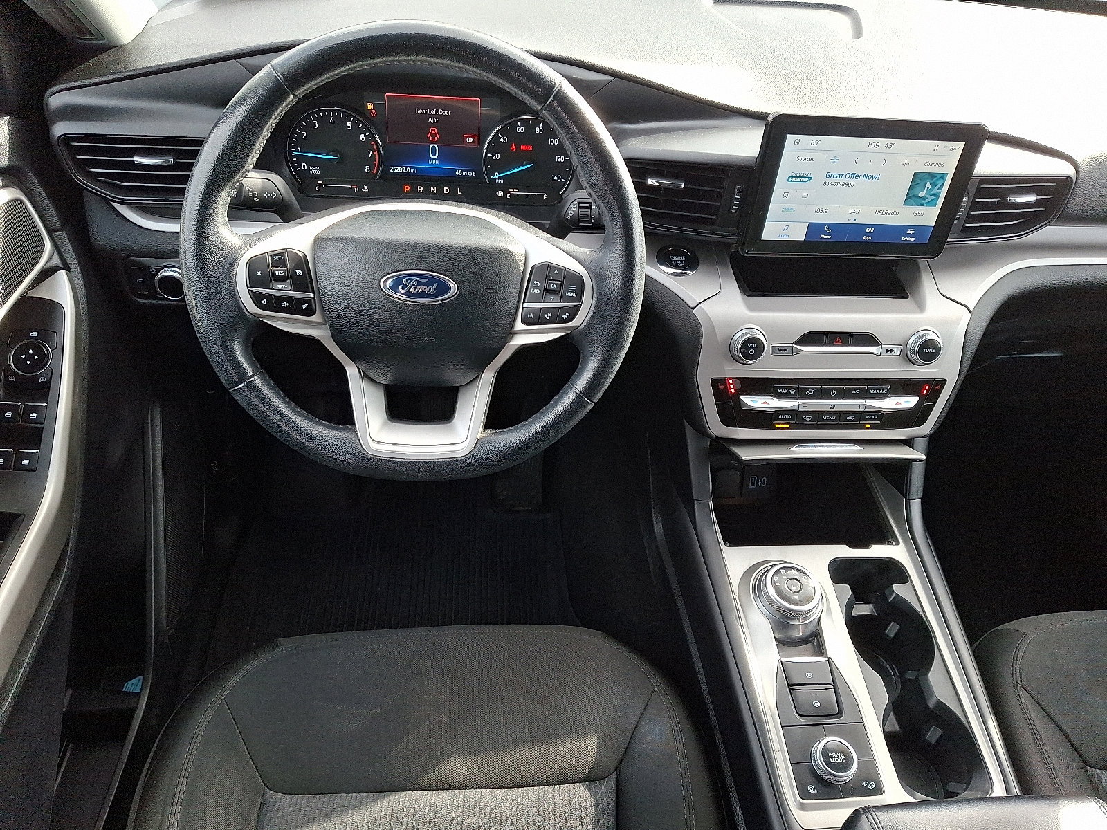 Used 2023 Ford Explorer XLT image 13