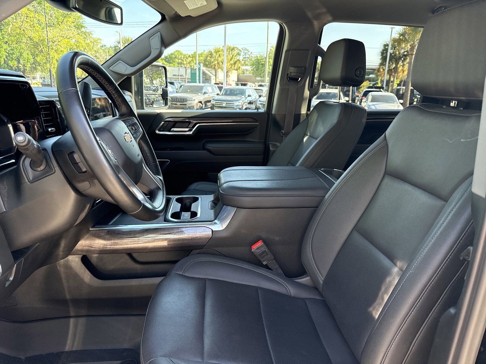 Used 2024 Chevrolet Silverado 2500 LTZ w/ LTZ Convenience Package AWD/4WD image 13
