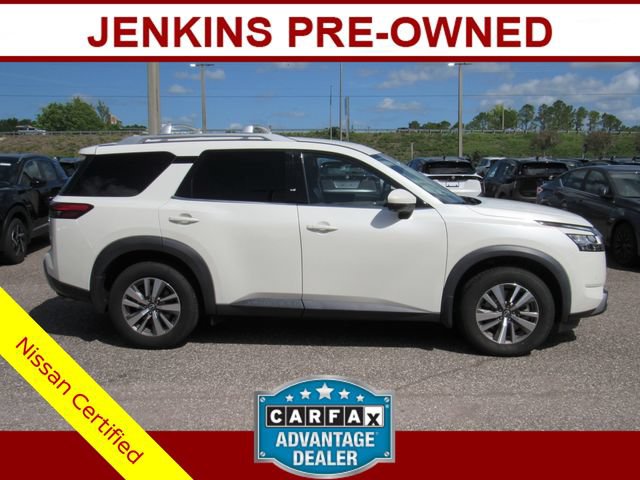 Certified 2022 Nissan Pathfinder SL FWD image 2