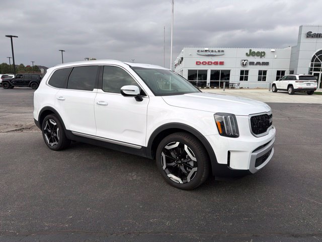 Used 2024 Kia Telluride EX w/ EX Captain's Chair Package