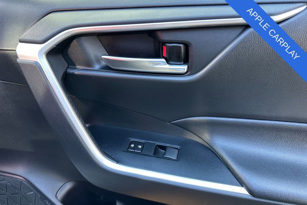 Used 2021 Toyota RAV4 XLE w/ Carpet Mat Package (TMS) image 20