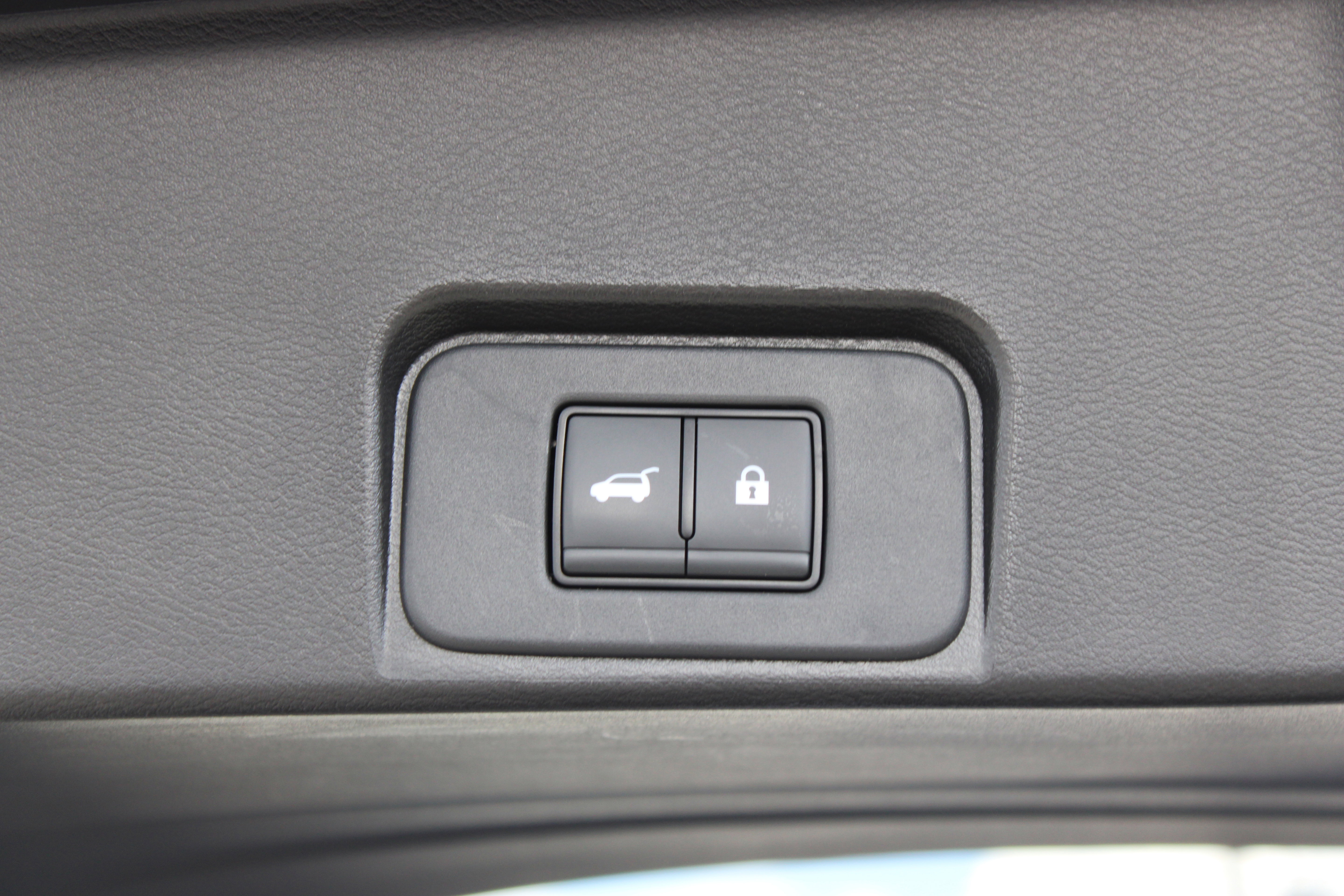 Certified 2024 Nissan Rogue SV w/ SV Premium Package AWD/4WD image 7