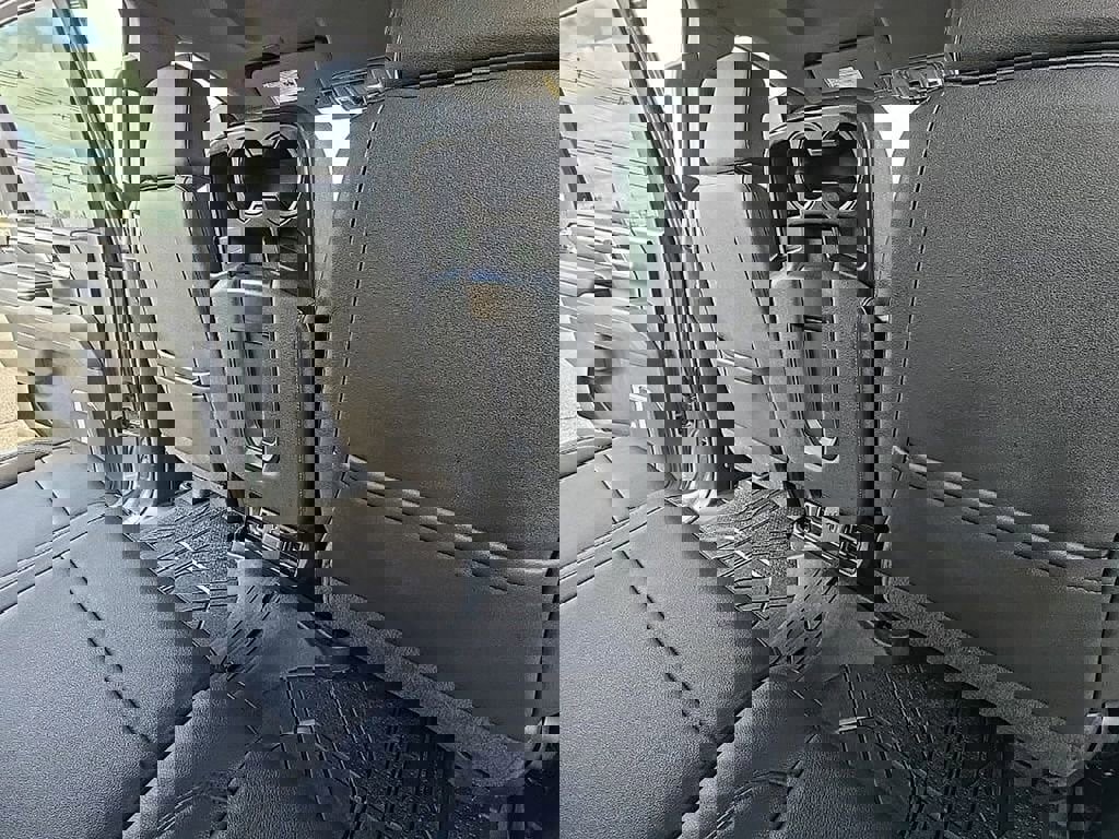 Used 2024 Chevrolet Silverado 2500 LT w/ Convenience Package image 44