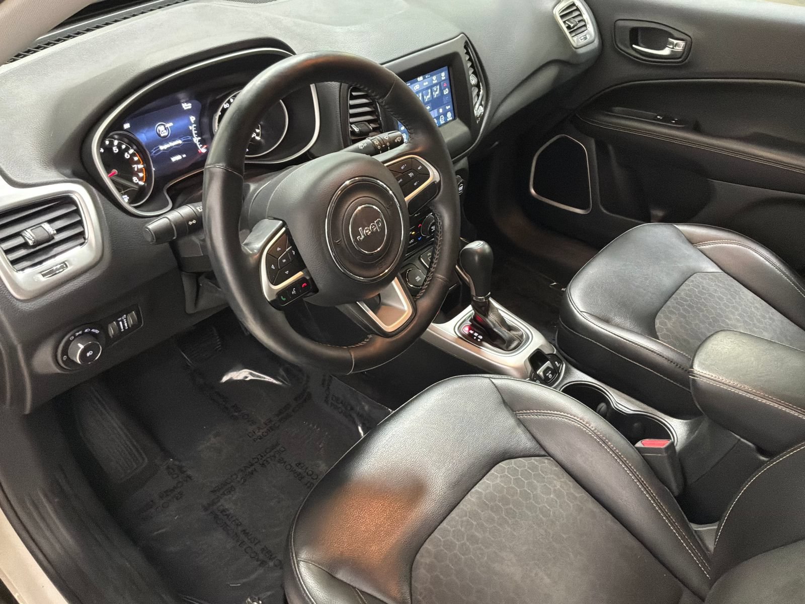 Used 2018 Jeep Compass Latitude w/ Popular Equipment Group AWD/4WD image 15