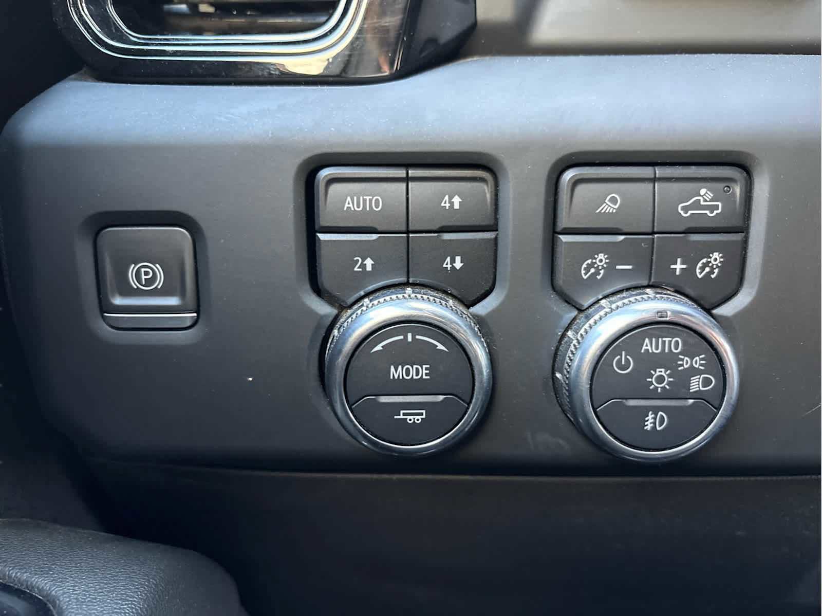 Used 2022 GMC Sierra 1500 AT4 w/ AT4 Premium Package image 29