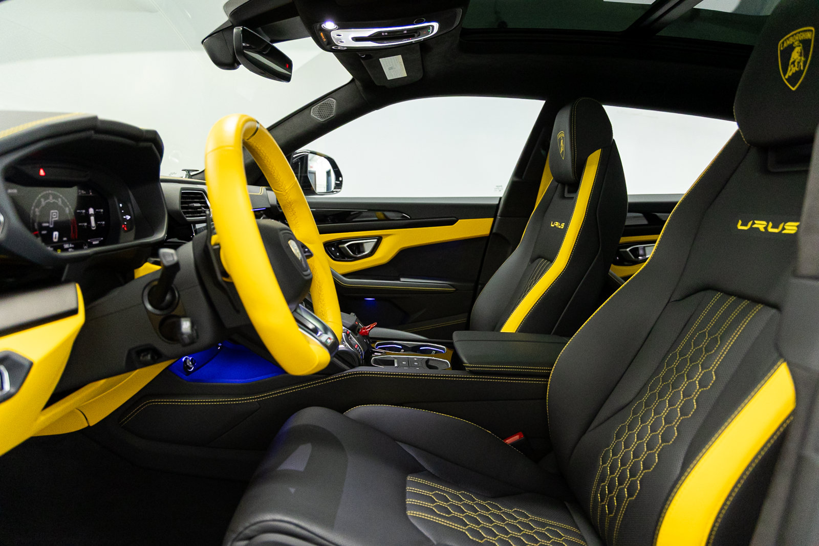 Used 2024 Lamborghini Urus S AWD/4WD image 25