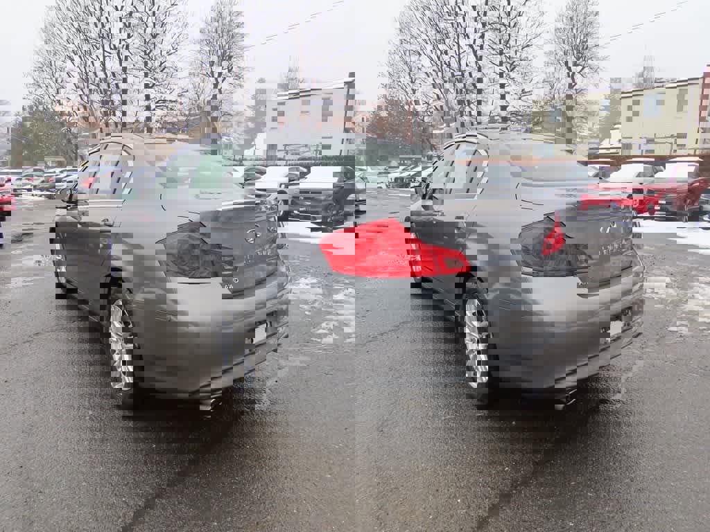 Used 2015 INFINITI Q40 AWD w/ Navigation Package image 4