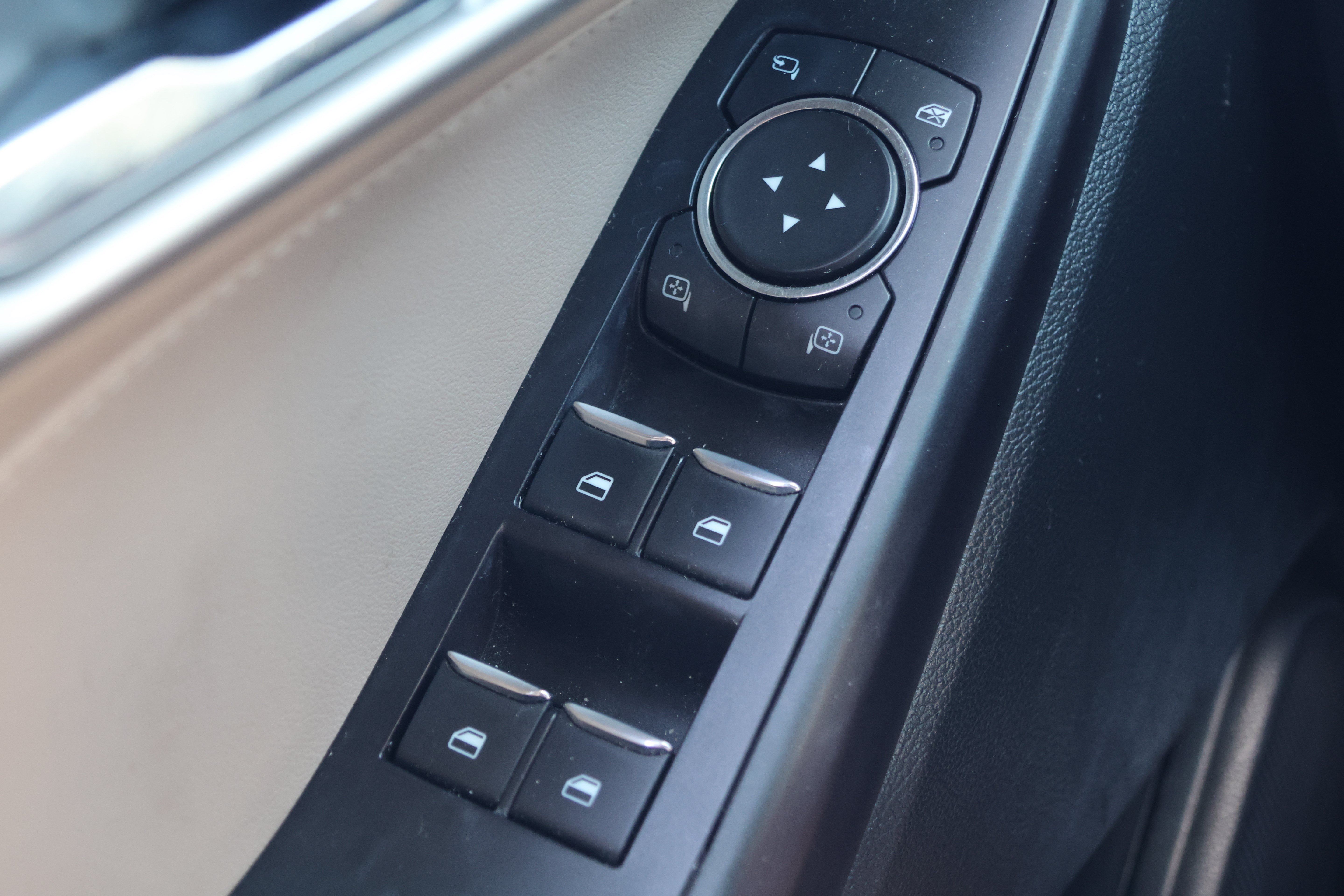 Used 2020 Ford Explorer Limited RWD image 14