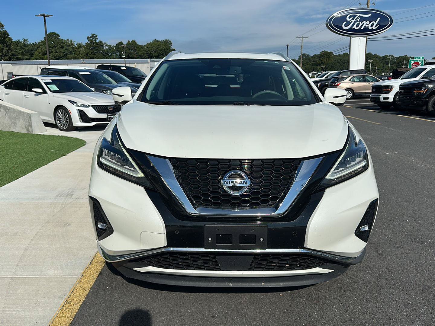 Used 2019 Nissan Murano Platinum w/ Cargo Package AWD/4WD image 2