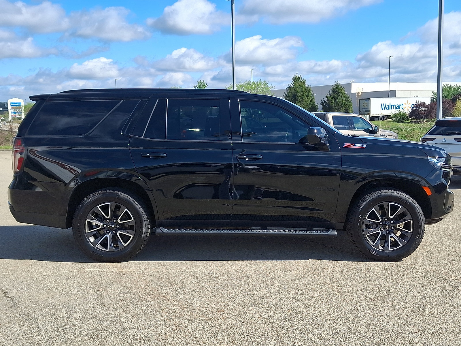 Used 2021 Chevrolet Tahoe Z71 w/ Rear Media and Nav Package image 7