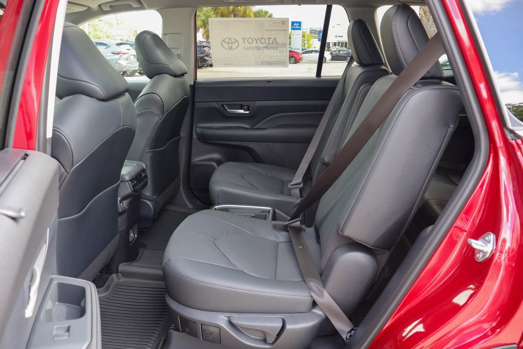 New 2026 Toyota Grand Highlander Platinum image 8