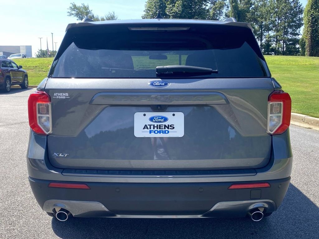 Used 2024 Ford Explorer XLT w/ Equipment Group 202A RWD image 4