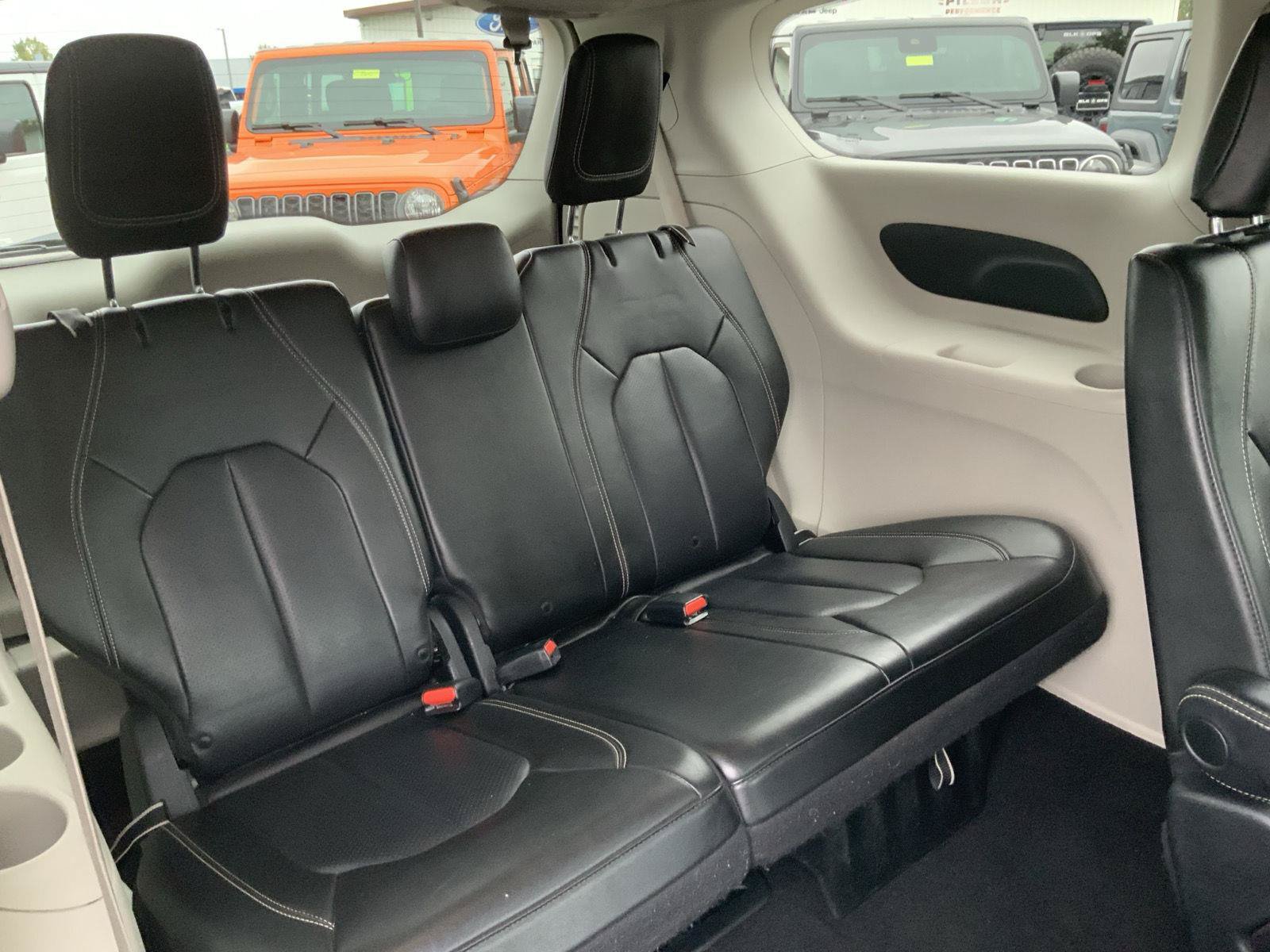 Used 2020 Chrysler Voyager Lxi FWD image 49