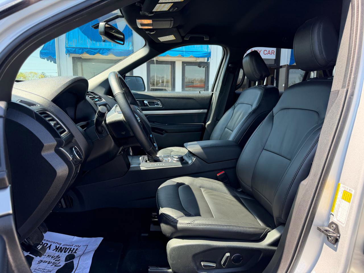 Used 2018 Ford Explorer XLT w/ Equipment Group 202A image 11