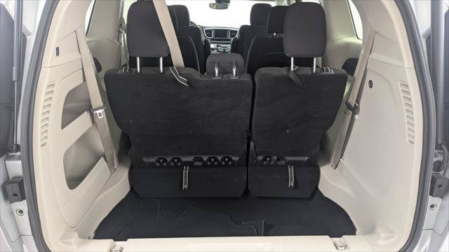 Used 2023 Chrysler Voyager LX FWD image 17