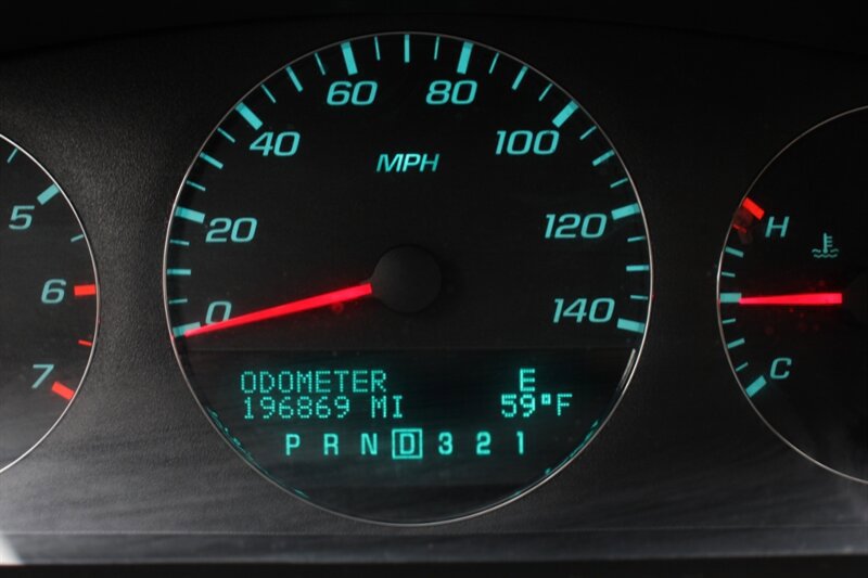 Used 2010 Chevrolet Impala LT w/ Luxury Edition Package FWD image 7