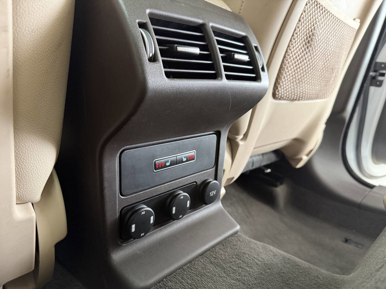 Used 2017 Jaguar F-PACE Prestige image 29