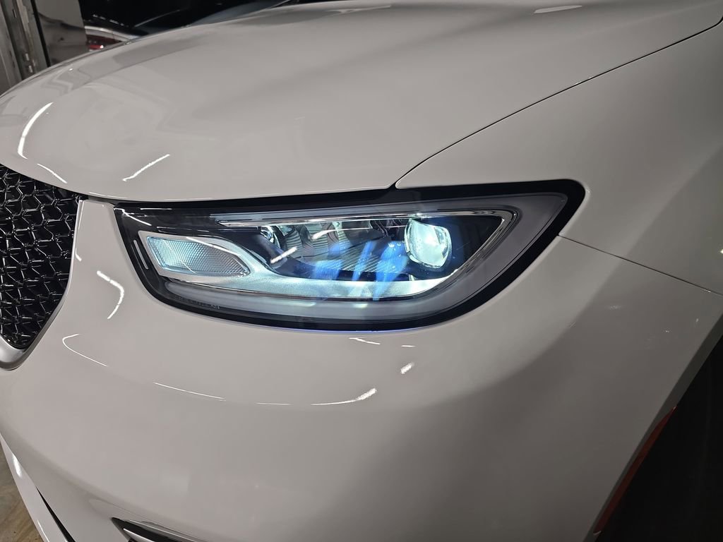 New 2026 Chrysler Pacifica Pinnacle FWD image 33