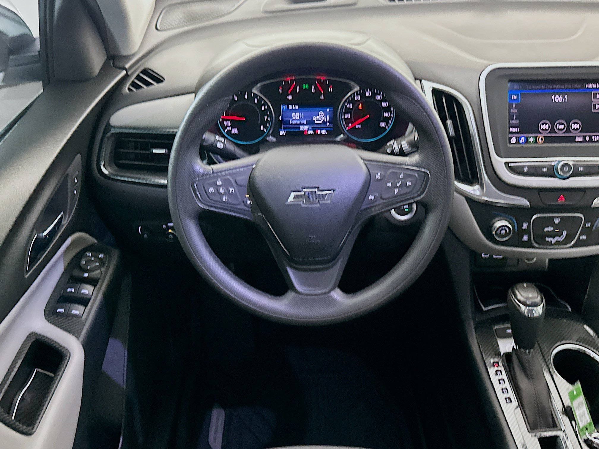 Used 2020 Chevrolet Equinox LT FWD image 17