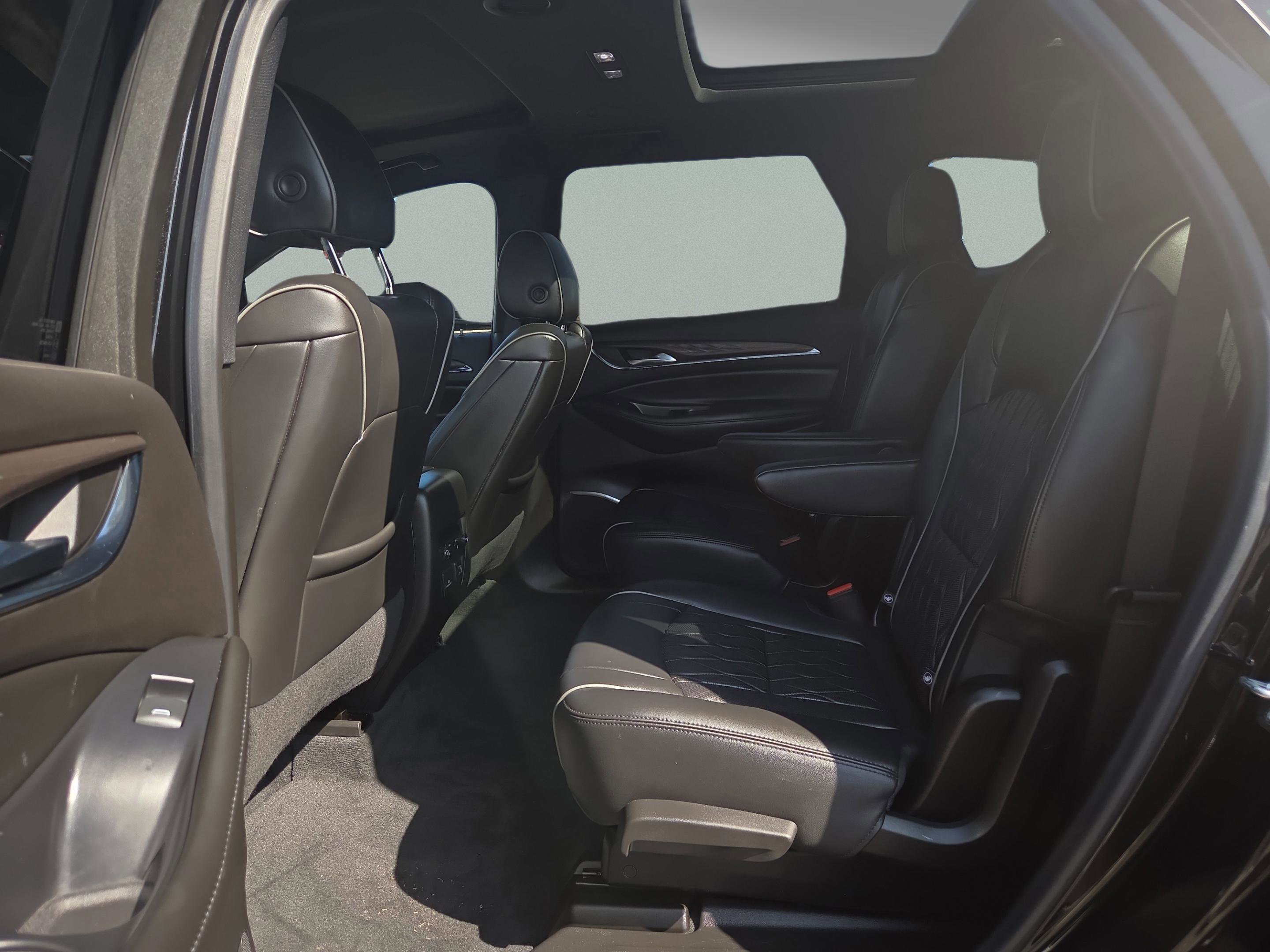 Used 2022 Buick Enclave Avenir w/ Avenir Technology Package image 29