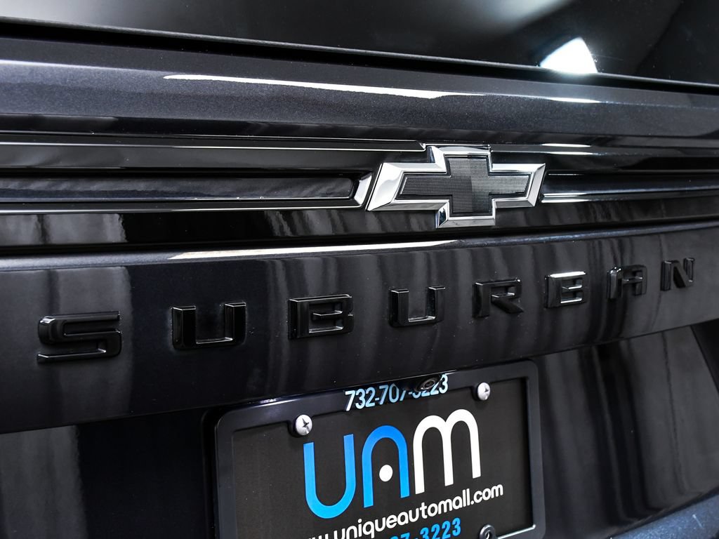 Used 2024 Chevrolet Suburban RST w/ Luxury Package AWD/4WD image 92