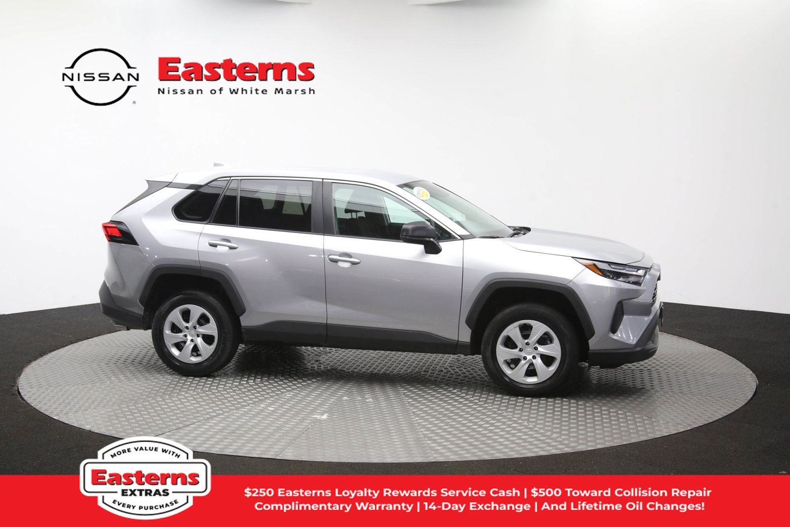 Used 2025 Toyota RAV4 LE AWD/4WD image 45