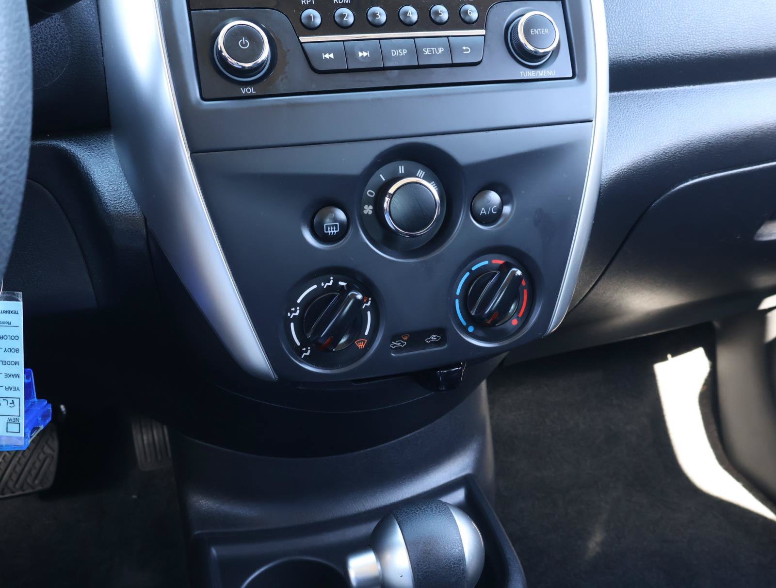 Used 2015 Nissan Versa SV FWD image 19