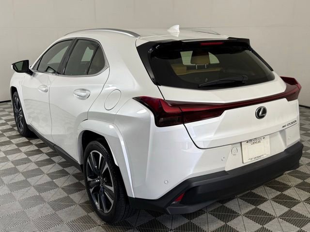 Used 2025 Lexus UX 300h AWD w/ Cold Area Package image 4