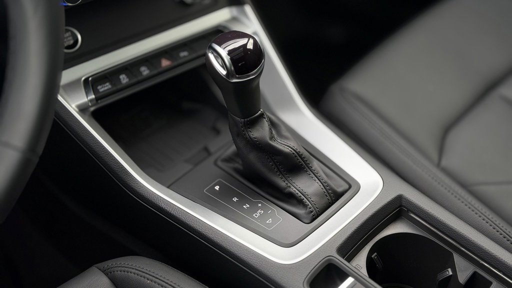 Used 2025 Audi Q3 2.0T Premium w/ Convenience Package image 17