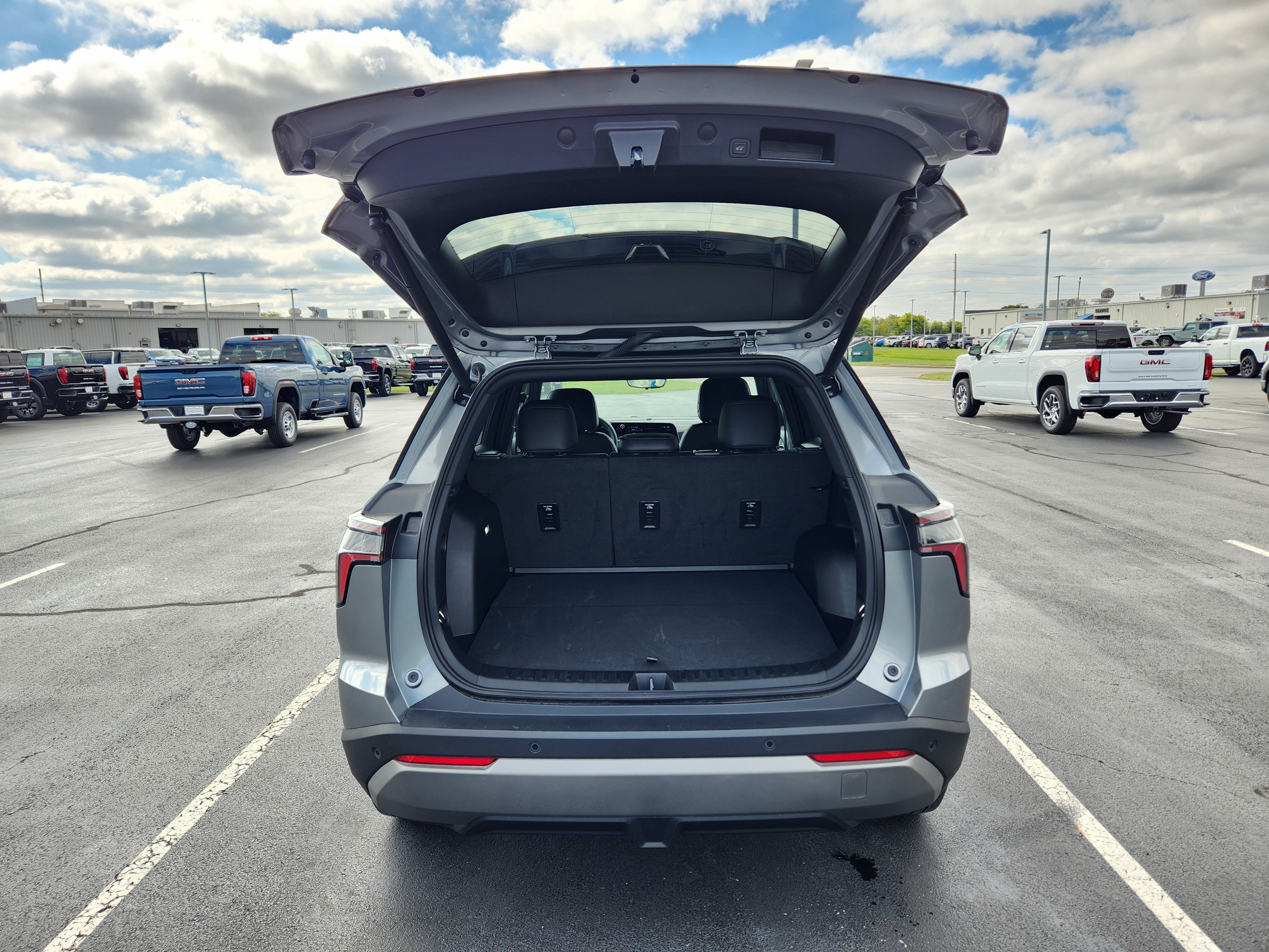 Used 2026 Chevrolet Equinox LT w/ Convenience Package II FWD image 10