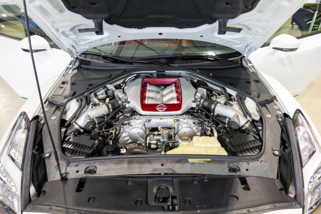 Used 2021 Nissan GT-R Premium image 21