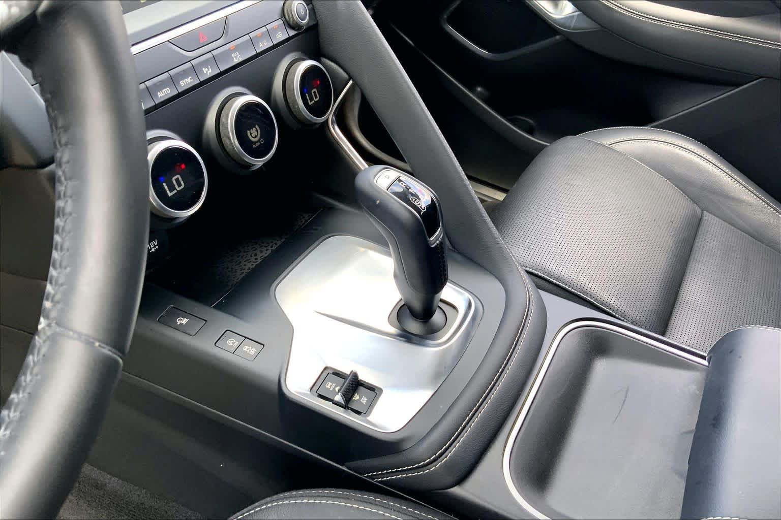Used 2018 Jaguar E-PACE R-Dynamic SE AWD/4WD image 16