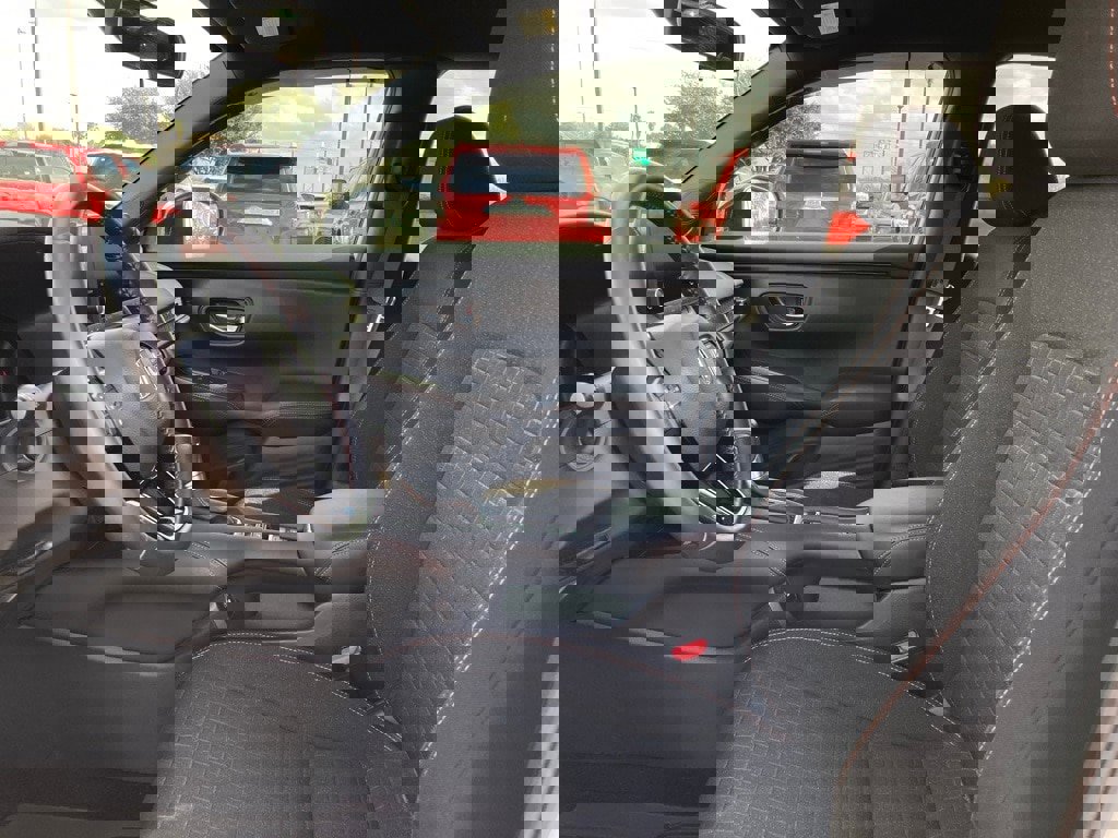 Used 2025 Honda HR-V Sport image 10