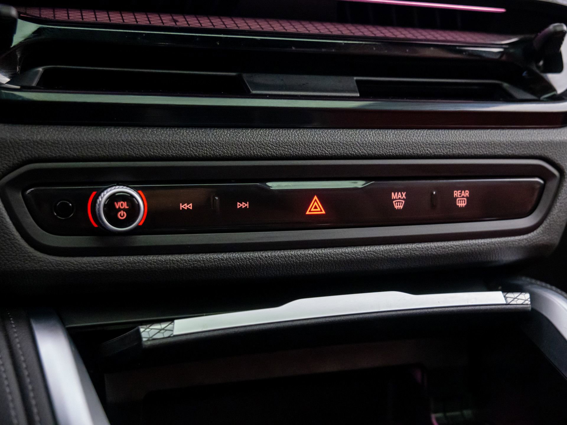 Used 2025 BMW M240i xDrive Coupe w/ Premium Package image 25