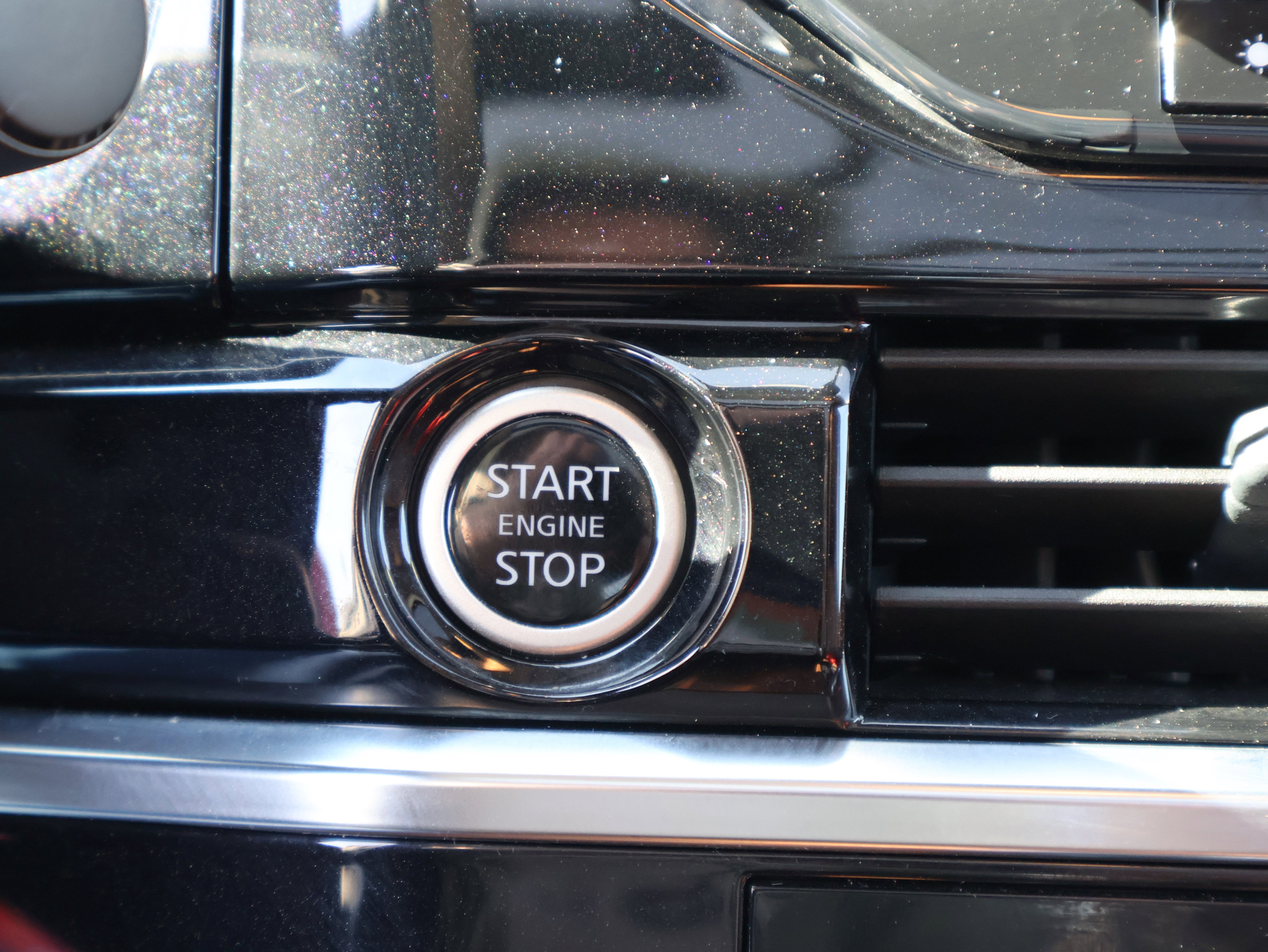 Used 2023 Nissan Pathfinder Platinum w/ Lighting Package (N93) image 30